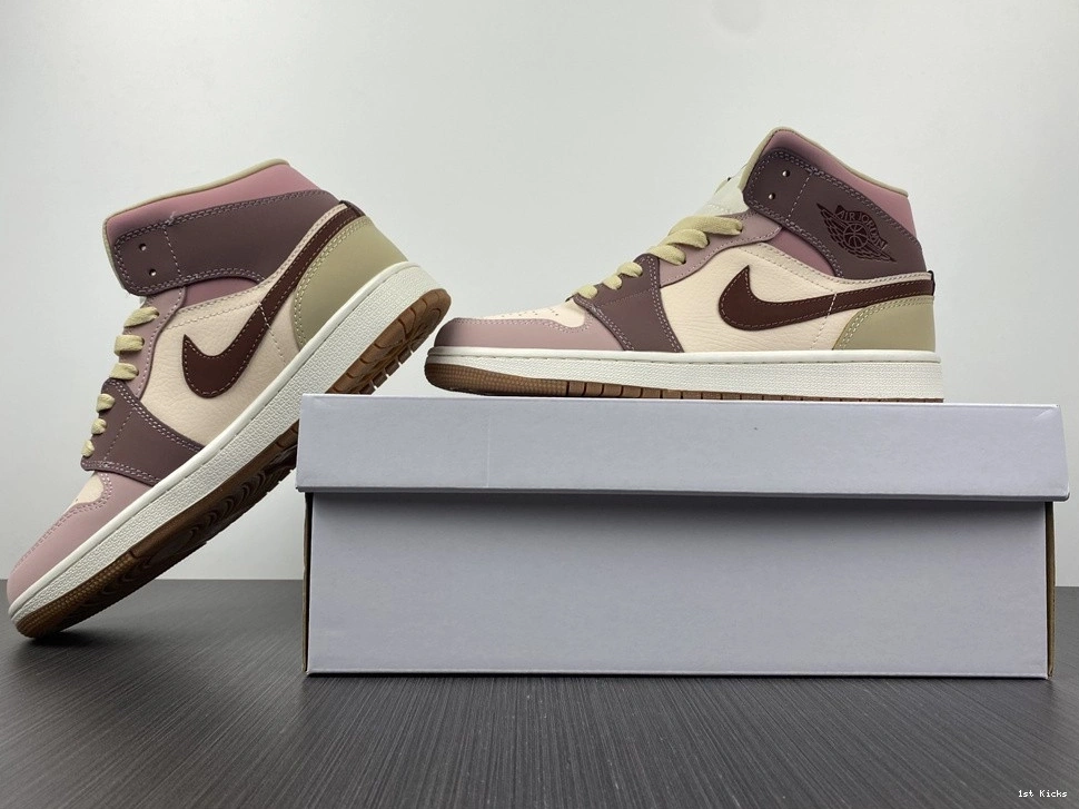 Jordan 1 Air DO7440-821 Mid 0205